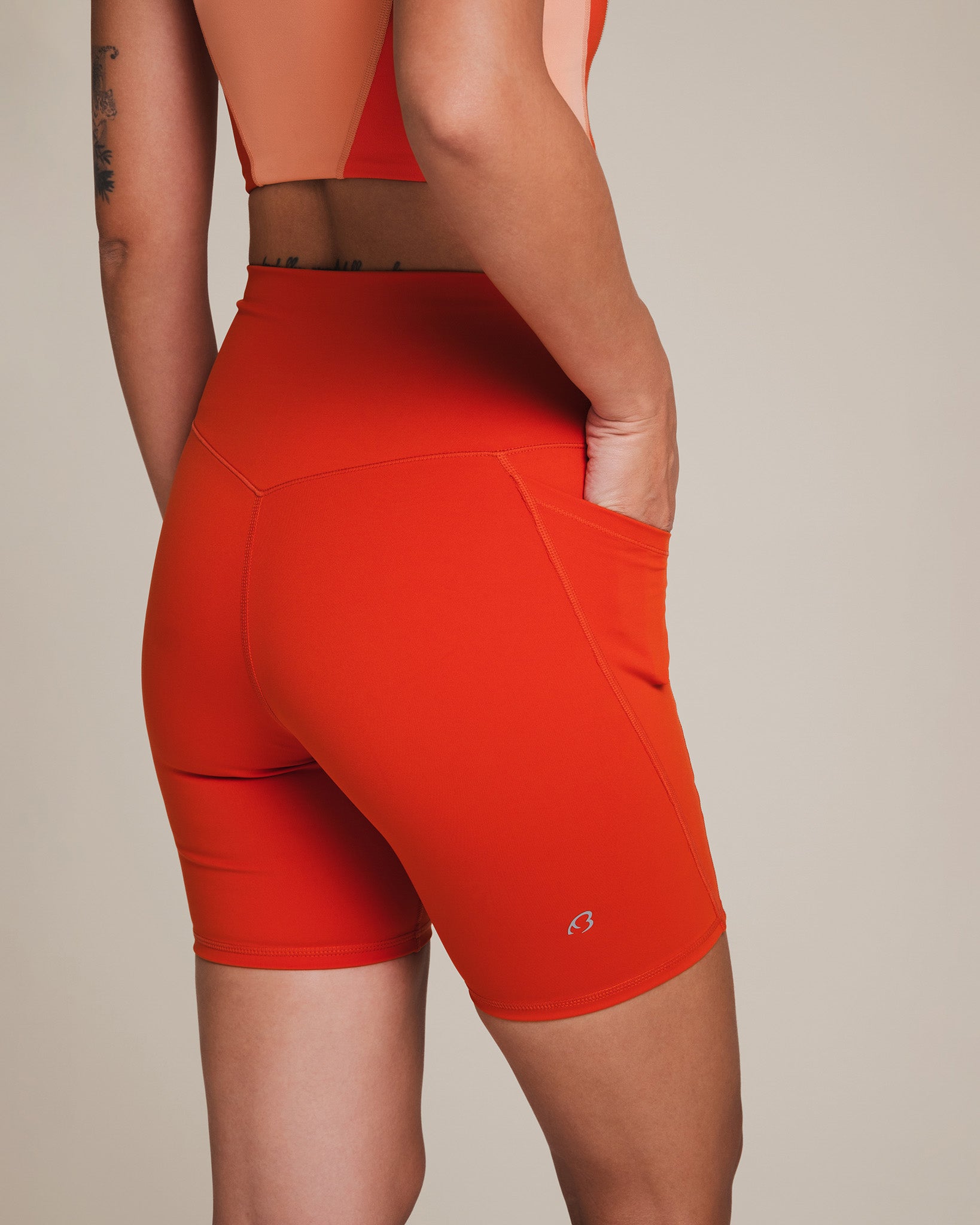 Secret Pocket 6-Inch Short
